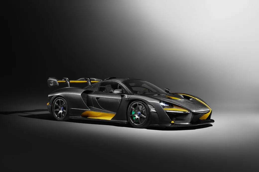 McLaren Senna con fibra de carbono y detalles amarillos